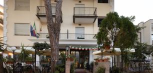 Hotel CORTINA