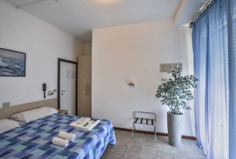 Hotel Continental - Pesaro - MAGICZNE WŁOCHY Hotel Continental - Pesaro - MAGICZNE WŁOCHY