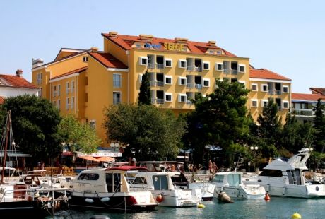 HOTEL SELCE*** - wczasy autokarowe w Chorwacji HOTEL SELCE*** - wczasy autokarowe w Chorwacji