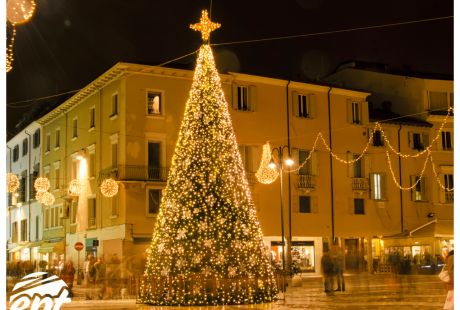 Włoski Sylwester w Rimini – Nowy Rok w rytmie klubowych imprez | HB